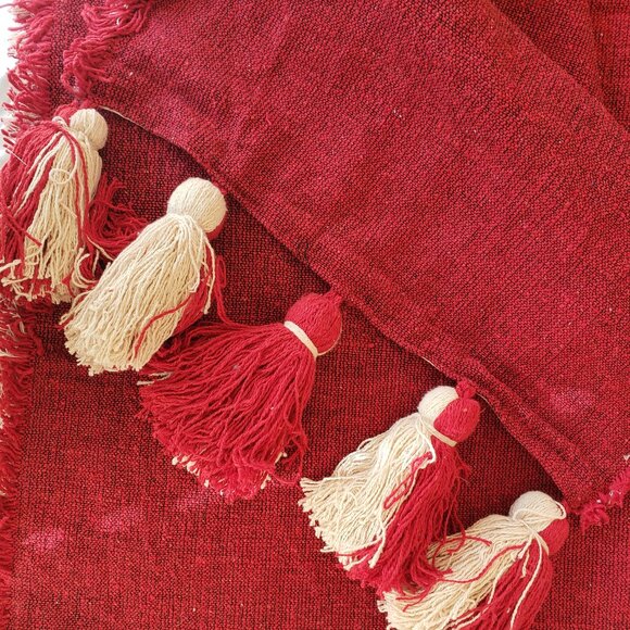 Country Chic Solid Red Table Runner with Tassels by Mud Pie 18" x 90"  NWT - Picture 2 of 12